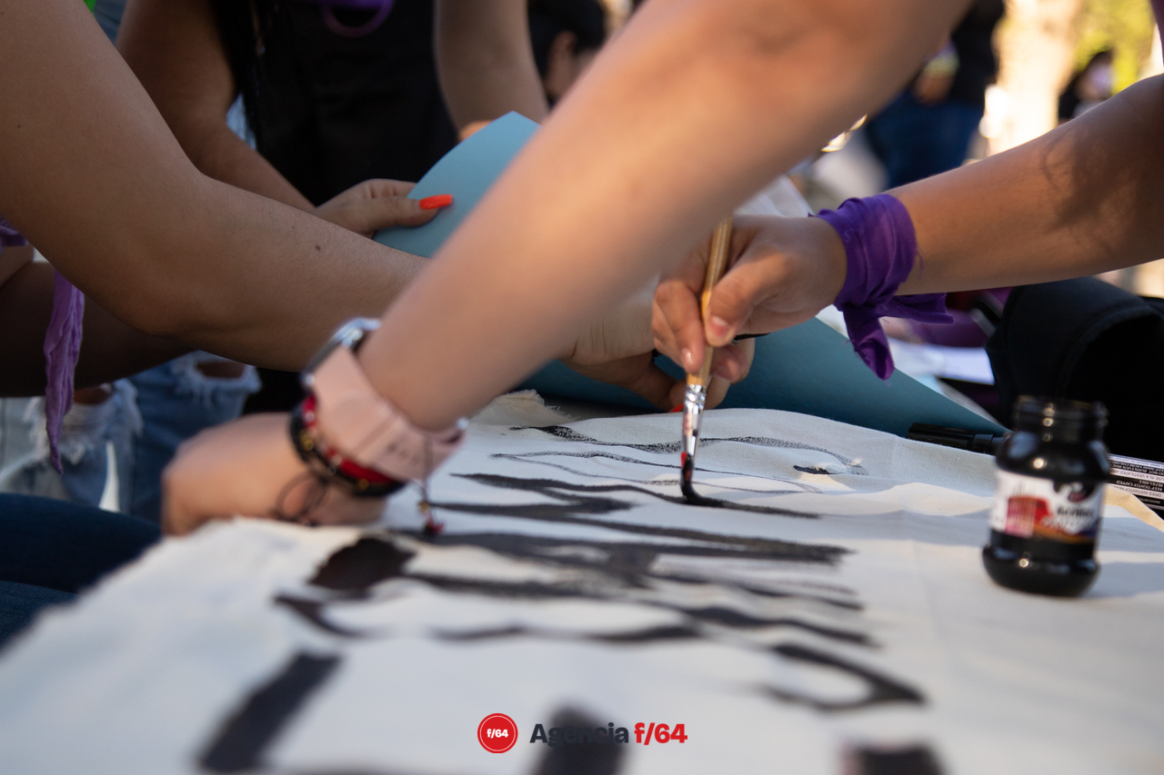 Cientos de mujeres salen a las calles con motivo del 8M.