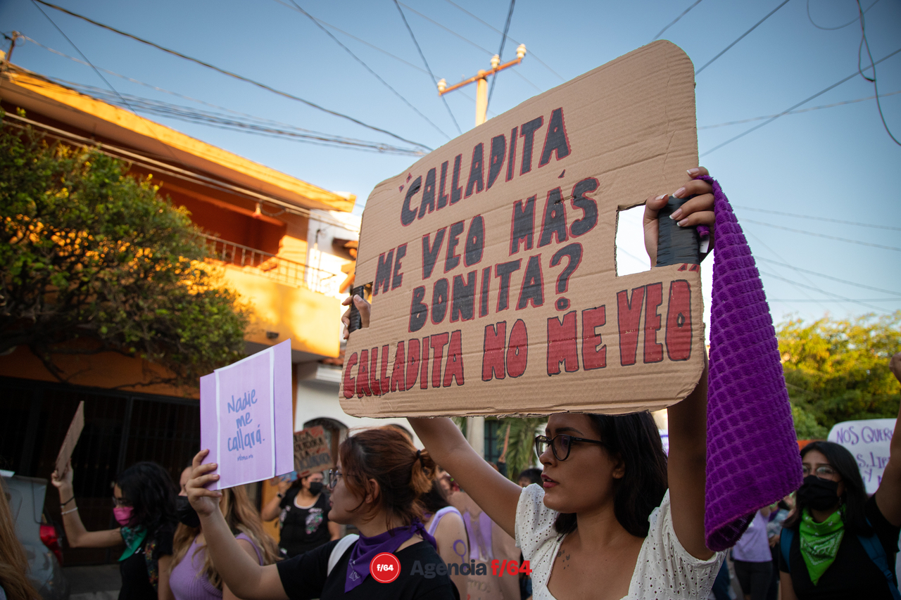 Cientos de mujeres salen a las calles con motivo del 8M.