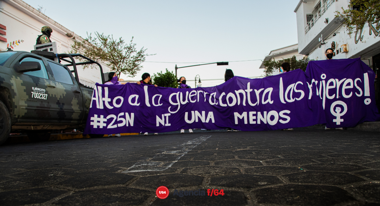 Cientos de mujeres salen a las calles con motivo del 8M.