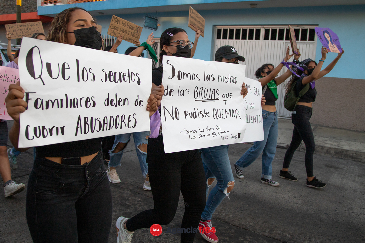 Cientos de mujeres salen a las calles con motivo del 8M.
