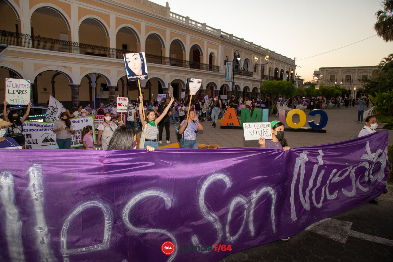 Cientos de mujeres salen a las calles con motivo del 8M.