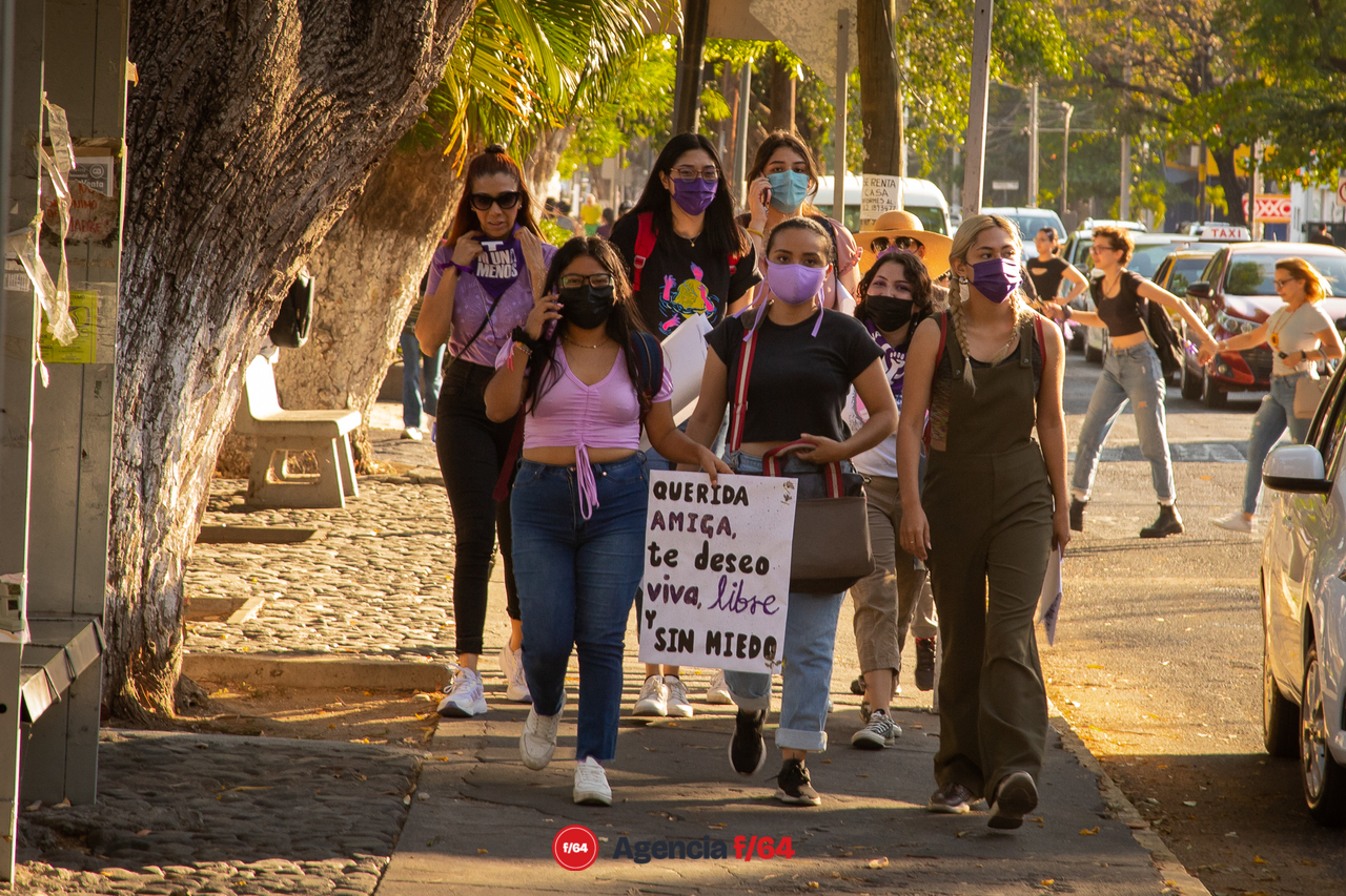 Cientos de mujeres salen a las calles con motivo del 8M.