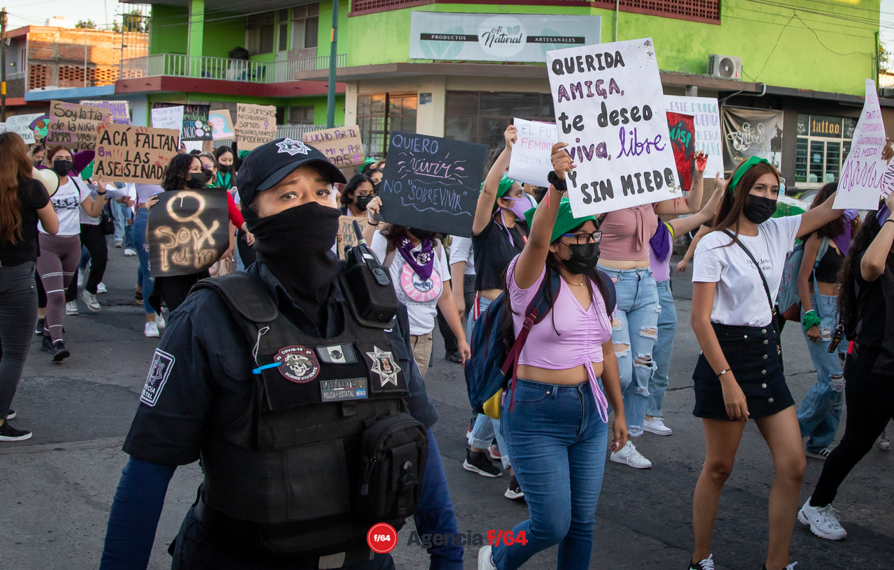 Cientos de mujeres salen a las calles con motivo del 8M.