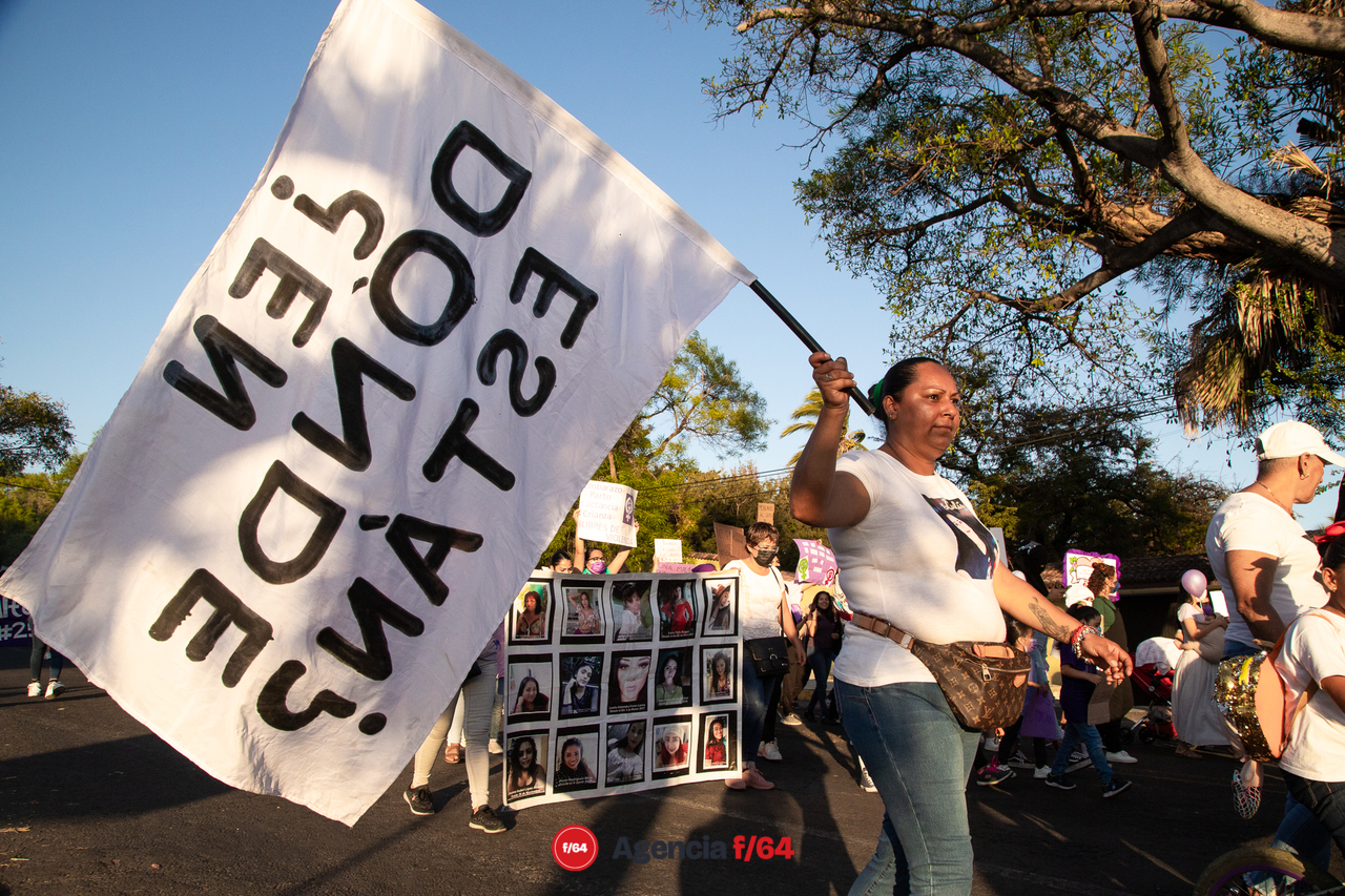 Cientos de mujeres salen a las calles con motivo del 8M.