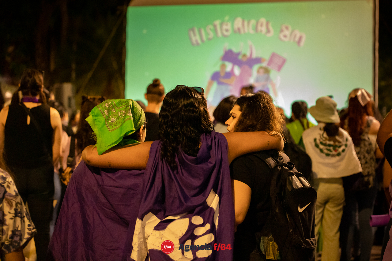 Cientos de mujeres salen a las calles con motivo del 8M.