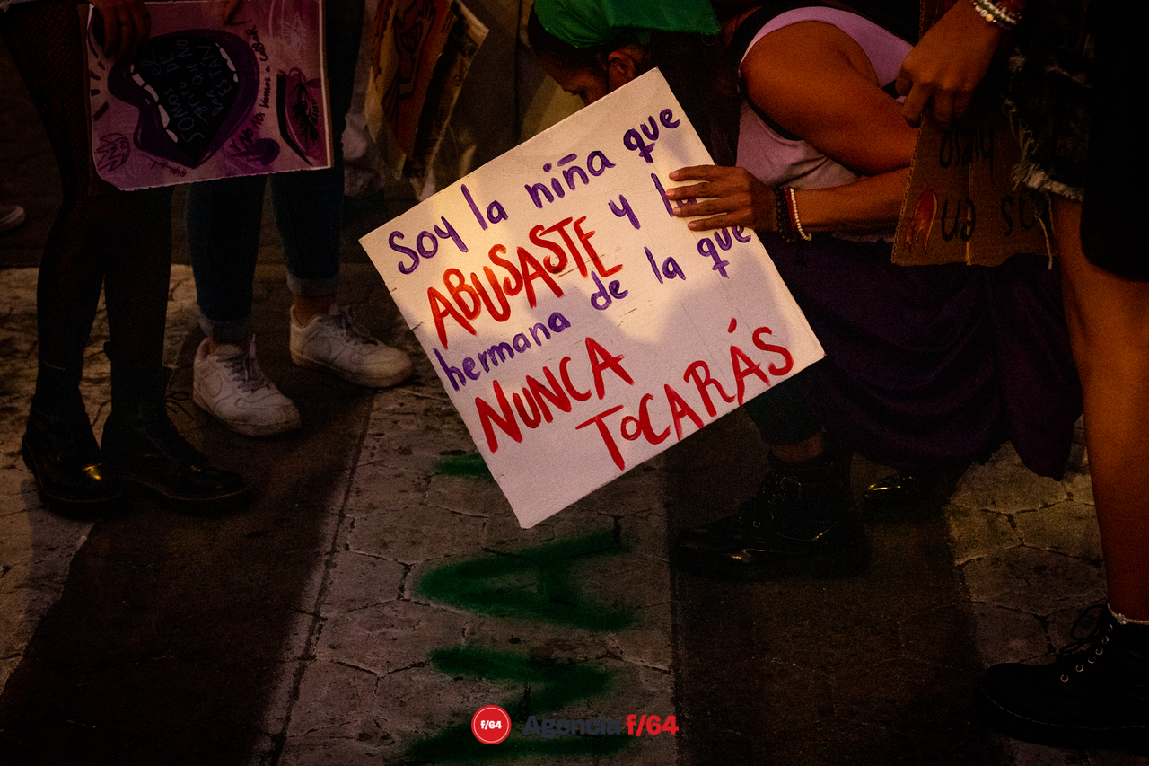 Cientos de mujeres salen a las calles con motivo del 8M.