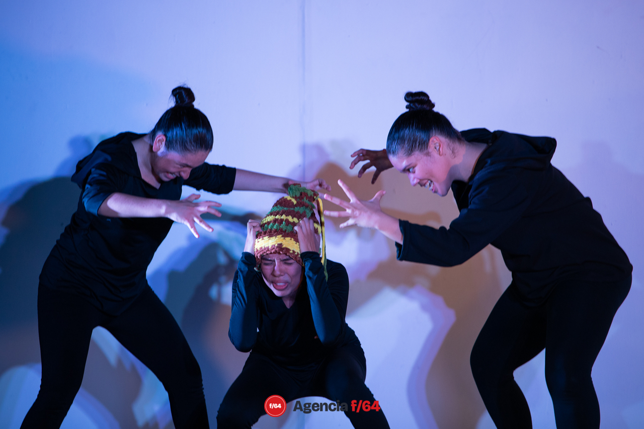 14º Maratón de teatro para niñas, niños y jóvenes.
"Los cuervos no se peinan"
Compañía de Teatro Caracol.