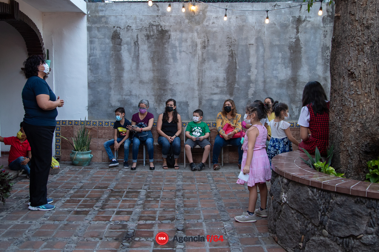 14º Maratón de teatro para niñas, niños y jóvenes.
"Los cuervos no se peinan"
Compañía de Teatro Caracol.