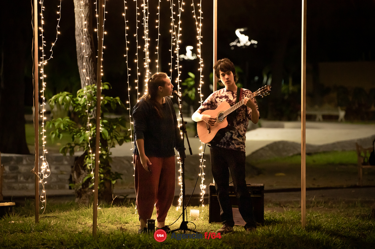 Concierto de Ingrid Guijarro y Carlos Borja  en Jardín Corregidora.