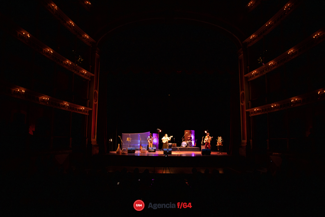 Ingrid Guijarro presenta su más reciente álbum en Teatro Hidalgo.
Colima, col.