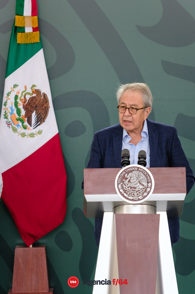El El Dr. Jorge Carlos Alcocer Varela, Secretario de Salud.