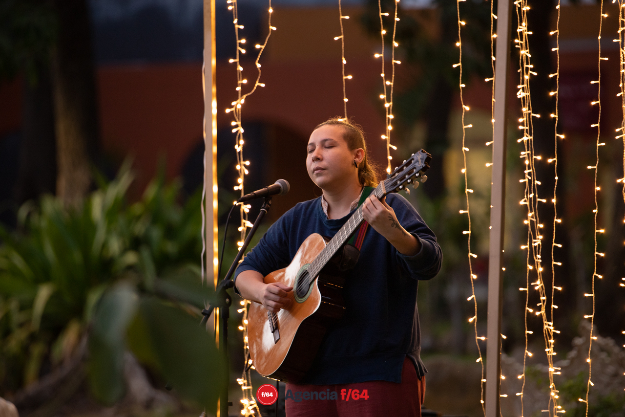 Ingrid Guijarro y Carlos Boja en el Jardín Corregidora.
Concierto acústico.
"Tardes entre Palmeras"