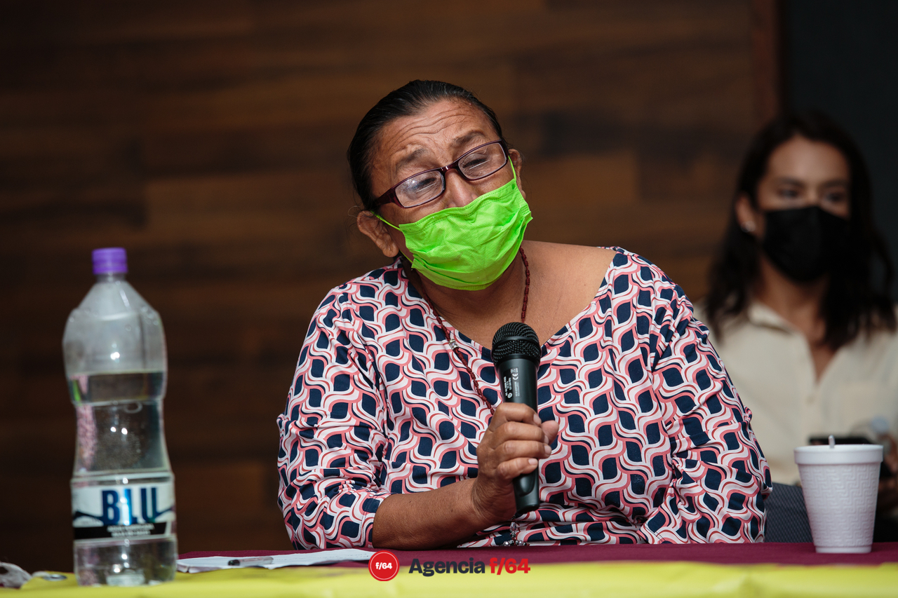 Familiares de personas desaparecidas expresan su sentir a las autoridades presentes.
