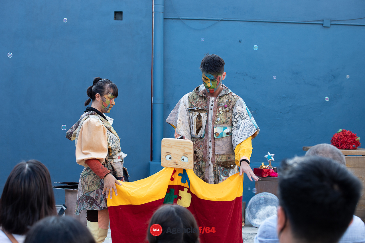 Rompamos la burbuja. Una obra de teatro sin etiquetas.
Pies Hinchados. Colectivo Teatral.

Casa Caracol. Artes escénicas para niñas, niños y jóvenes.