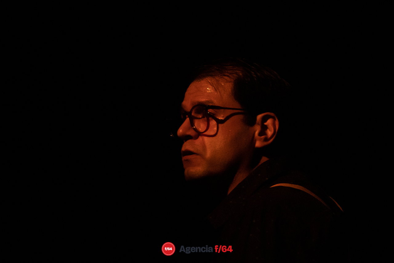 Austin Morgan.
Crónicas improbables en la vida de Tom, a partir del encuentro con una gallina intergaláctica.
17º Festival de Teatro a Una Sola Voz.
Colima, Col.