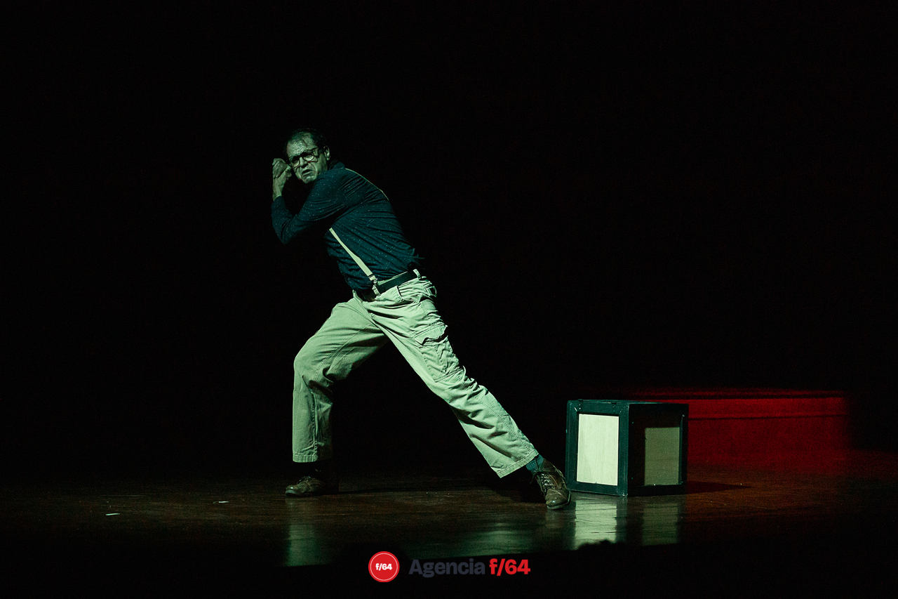 Austin Morgan.
Crónicas improbables en la vida de Tom, a partir del encuentro con una gallina intergaláctica.
17º Festival de Teatro a Una Sola Voz.
Colima, Col.