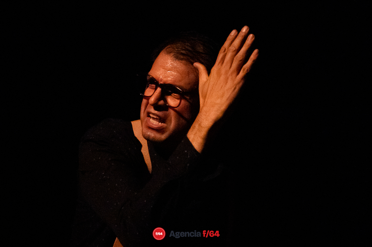 Austin Morgan.
Crónicas improbables en la vida de Tom, a partir del encuentro con una gallina intergaláctica.
17º Festival de Teatro a Una Sola Voz.
Colima, Col.