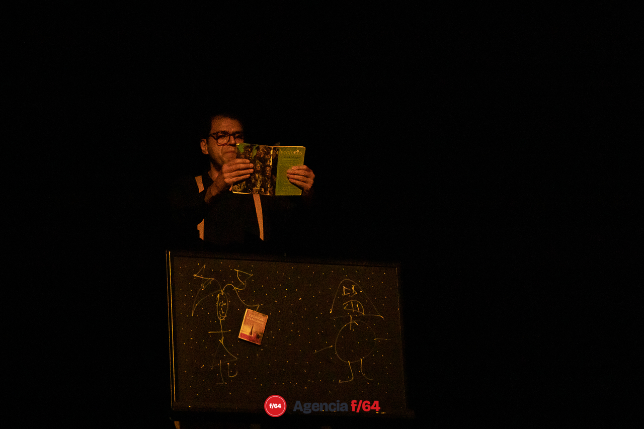 Austin Morgan.
Crónicas improbables en la vida de Tom, a partir del encuentro con una gallina intergaláctica.
17º Festival de Teatro a Una Sola Voz.
Colima, Col.