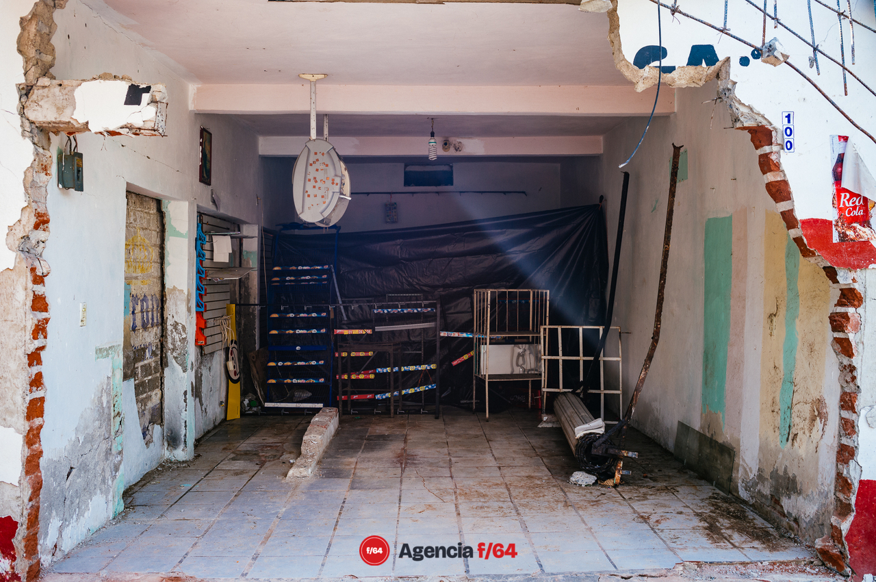 La comunidad más afectada del municipio de Cohuayana en Michoacán de Ocampo fue Boca de Apiza, comunidad pesquera y de servicios.
Aún esperan ayuda de parte de los tres niveles de gobierno para comenzar la reconstrucción.