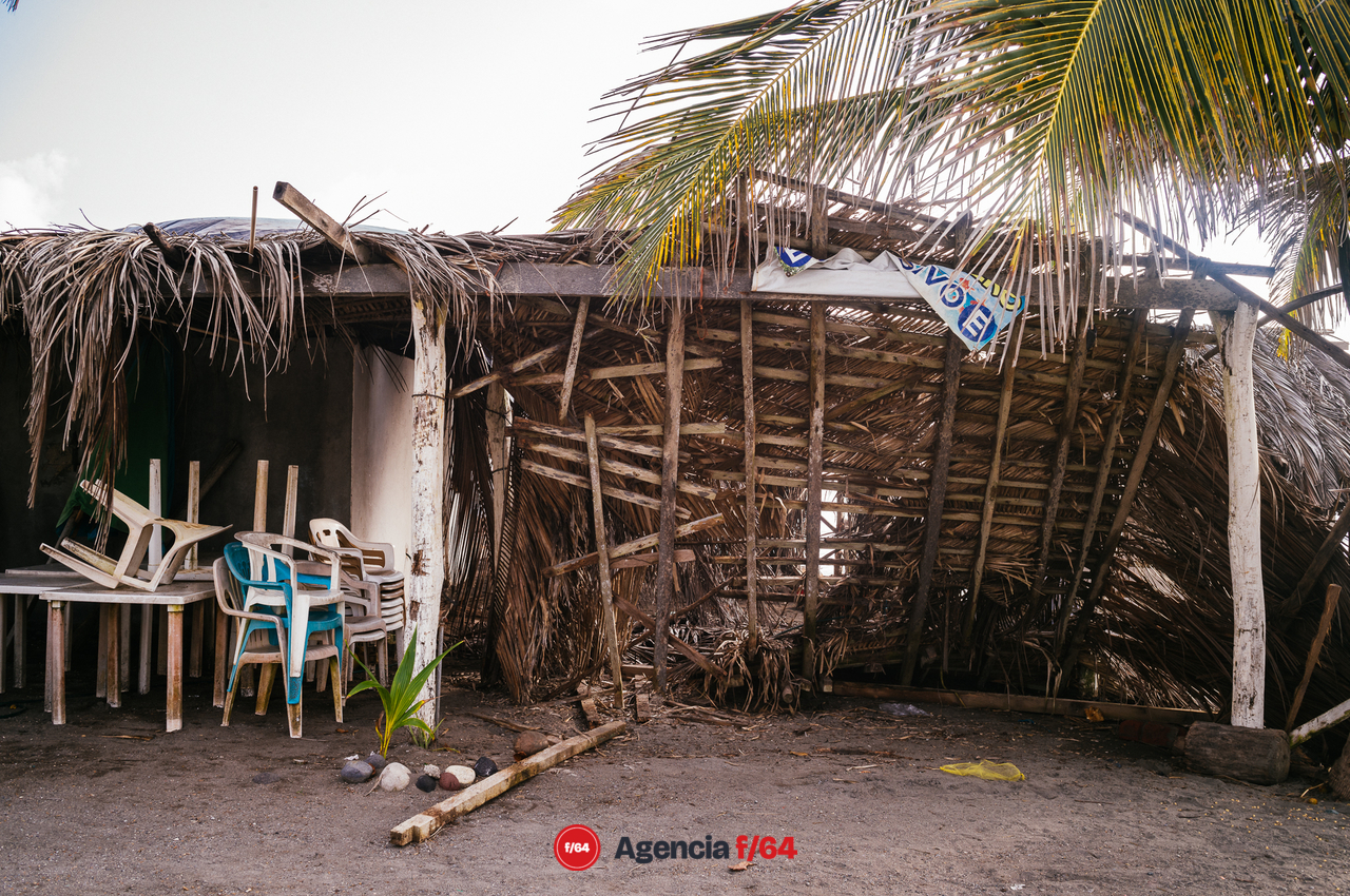 La comunidad más afectada del municipio de Cohuayana en Michoacán de Ocampo fue Boca de Apiza, comunidad pesquera y de servicios.
Aún esperan ayuda de parte de los tres niveles de gobierno para comenzar la reconstrucción.