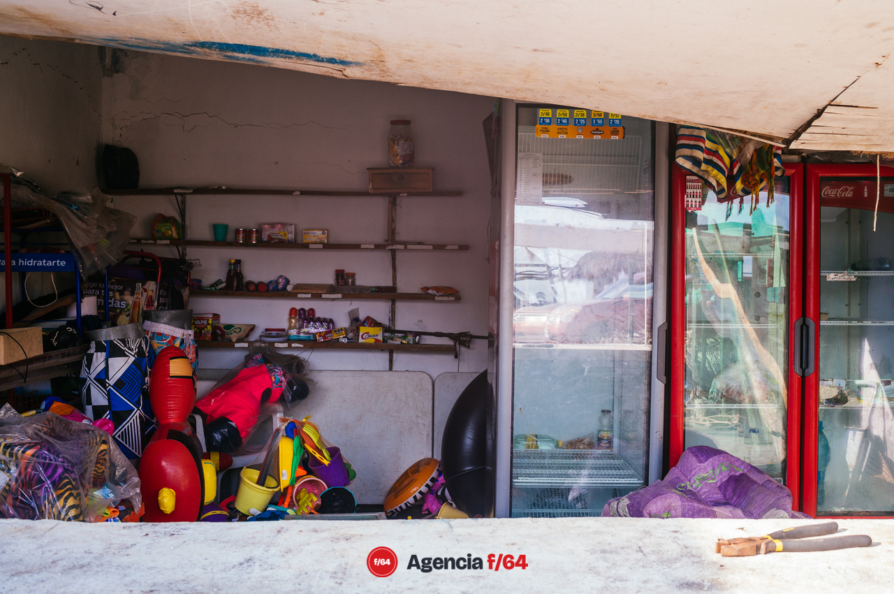 La comunidad más afectada del municipio de Cohuayana en Michoacán de Ocampo fue Boca de Apiza, comunidad pesquera y de servicios.
Aún esperan ayuda de parte de los tres niveles de gobierno para comenzar la reconstrucción.