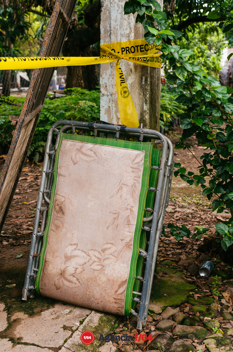 El Galaje, una comunidad pequeña en el municipio de Ixtlahuacán Colima sufre graves daños tras el sismo del 19 de septiembre 2022.
Habitantes duermen en cuartos improvisados de lámina y plástico o en casas de campaña en los gallineros.