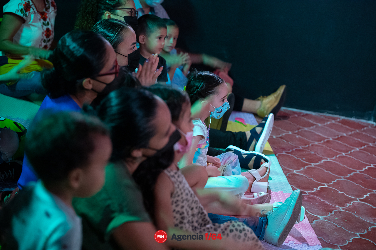 Tecolotito.
Colectivo Transeúnte.  (Jalisco)
Casa Caracol. Artes Escénicas para niñas, niños y jóvenes.