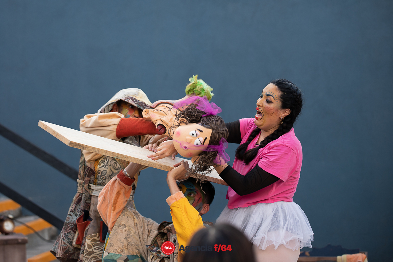 Rompamos la burbuja. Una obra de teatro sin etiquetas.
Pies Hinchados. Colectivo Teatral.

Casa Caracol. Artes escénicas para niñas, niños y jóvenes.