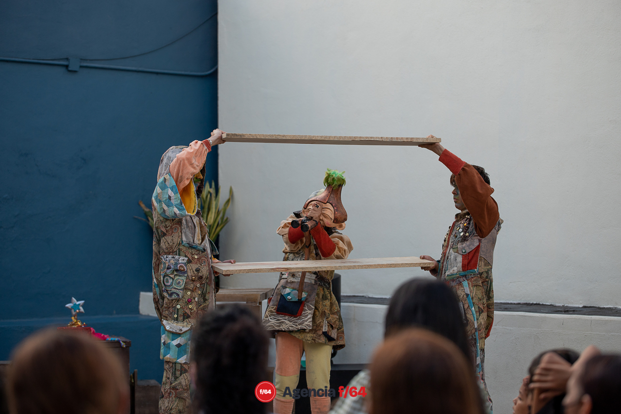 Rompamos la burbuja. Una obra de teatro sin etiquetas.
Pies Hinchados. Colectivo Teatral.

Casa Caracol. Artes escénicas para niñas, niños y jóvenes.