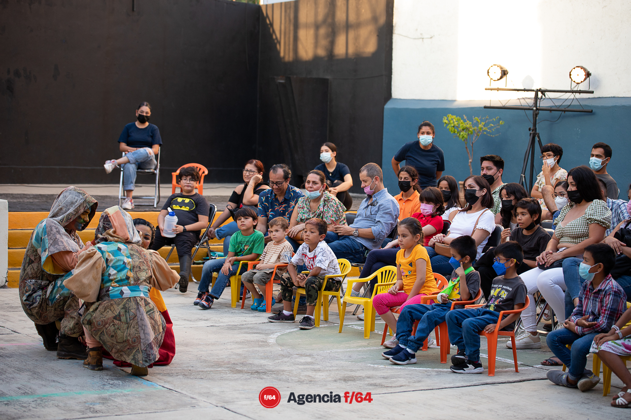 Rompamos la burbuja. Una obra de teatro sin etiquetas.
Pies Hinchados. Colectivo Teatral.

Casa Caracol. Artes escénicas para niñas, niños y jóvenes.