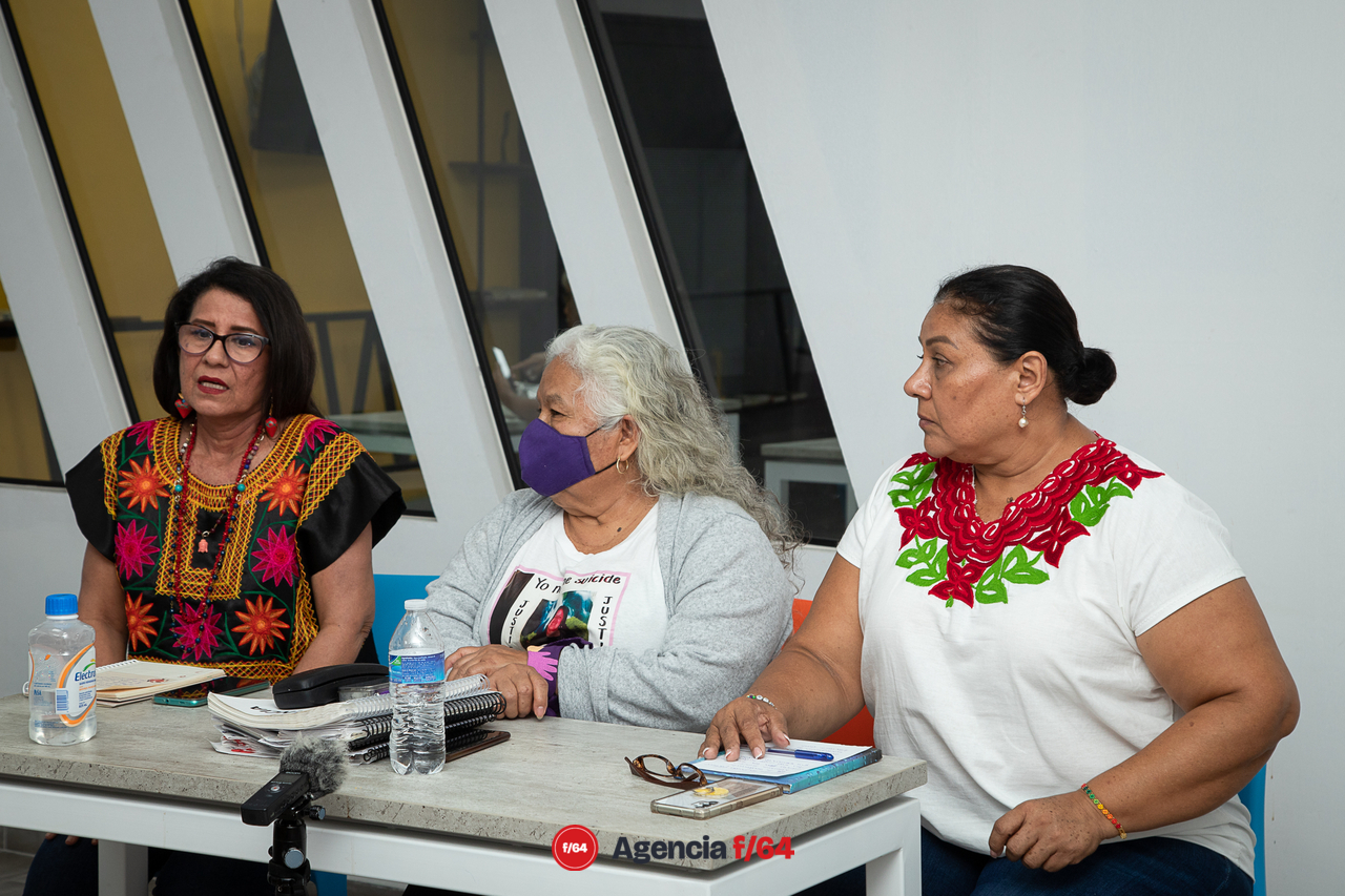 Carmen García, Irinea Buendía y Carmen Sepúlveda, durante rueda de prensa.