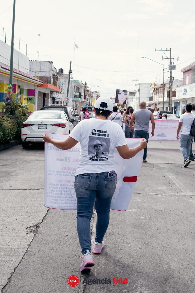 Marcha en conmemoración por el Día Internacional de las Víctimas de Desaparición Forzada en Colima, Colima.

Integrantes de Red de Desaparecidos Colima A.C.

Foto: Ingrid Acosta.