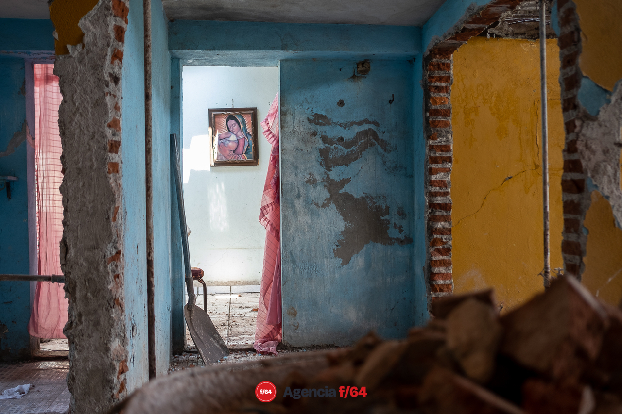Familias aún esperan ayuda para rescatar sus pertenencias y/o recuperar sus hogares dañados por el sismo de 7.7 grados ocurrido el 19 de septiembre 2022.