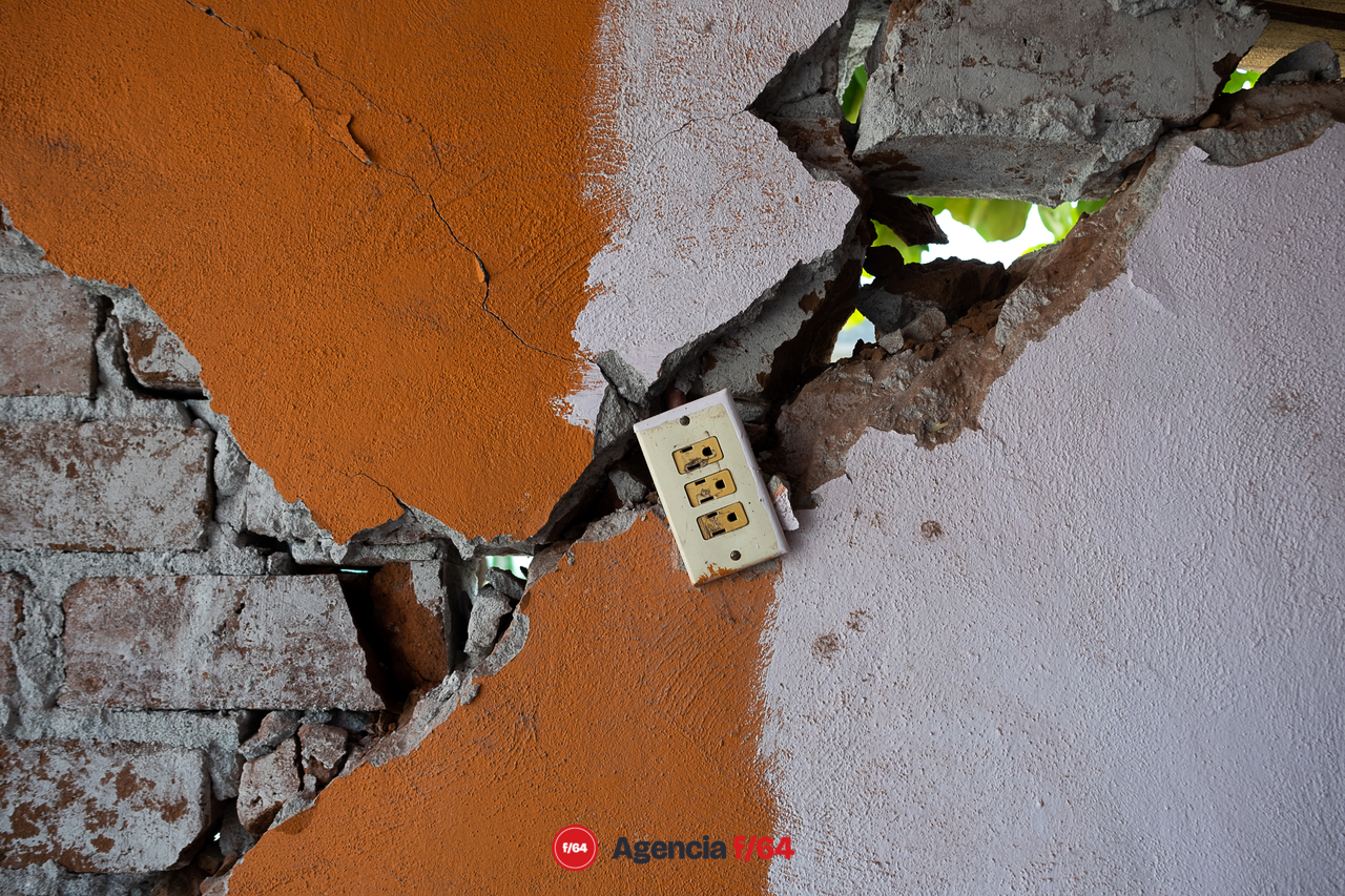 Familias aún esperan ayuda para rescatar sus pertenencias y/o recuperar sus hogares dañados por el sismo de 7.7 grados ocurrido el 19 de septiembre 2022.