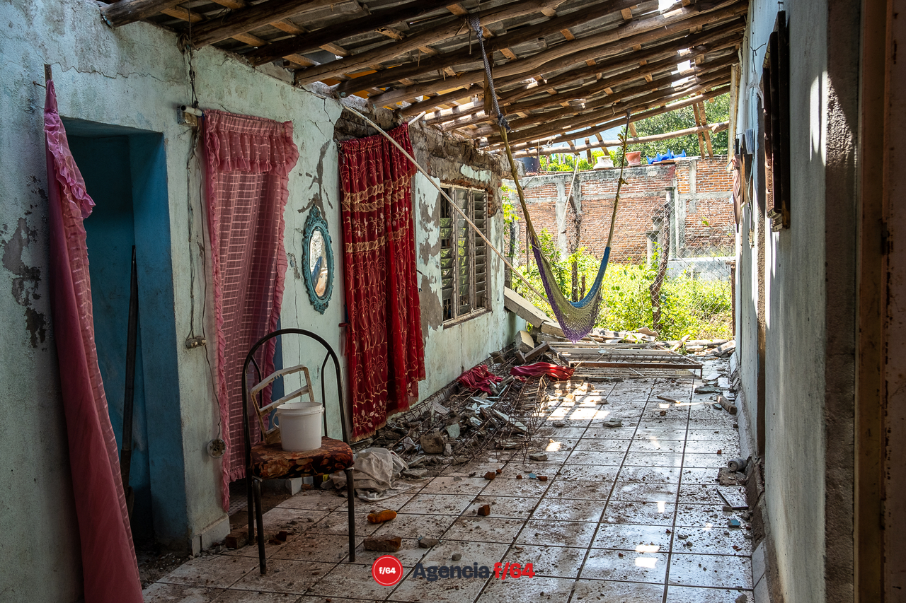 Familias aún esperan ayuda para rescatar sus pertenencias y/o recuperar sus hogares dañados por el sismo de 7.7 grados ocurrido el 19 de septiembre 2022.