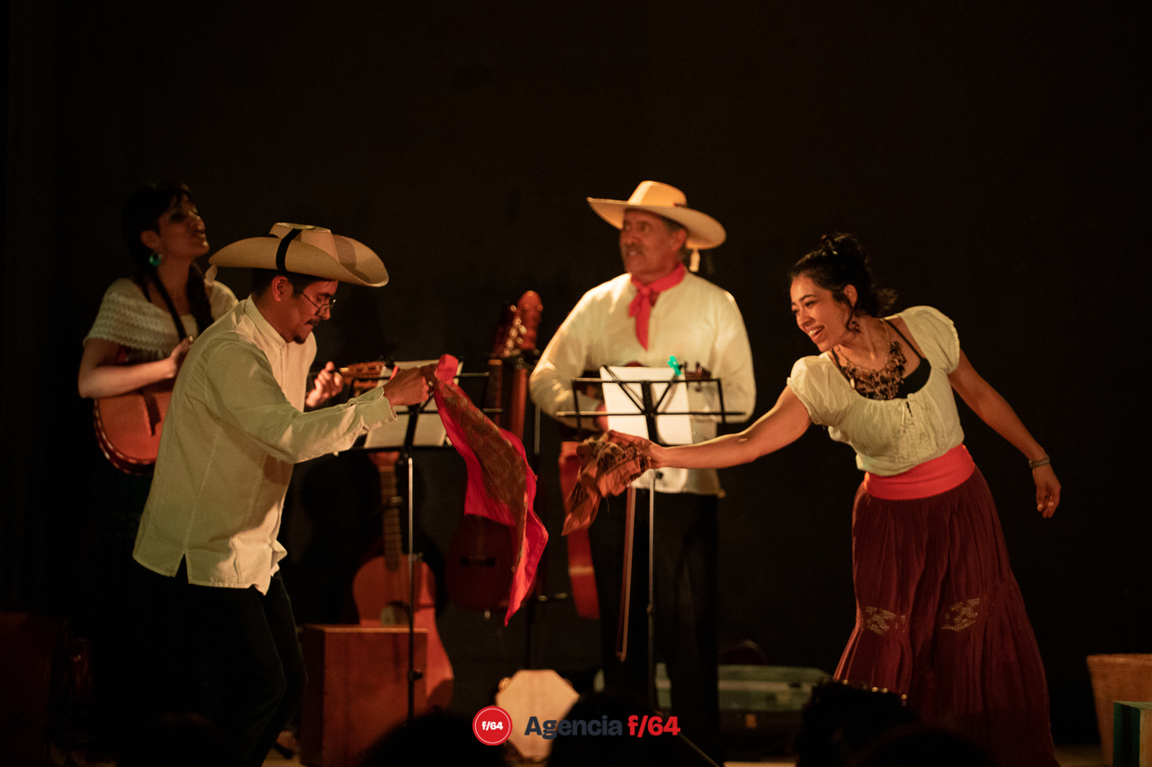 Contando y sonando del tequio al fandango.
Trotamundos Teatro y Media Luna. Michoacán.
Casa Caracol