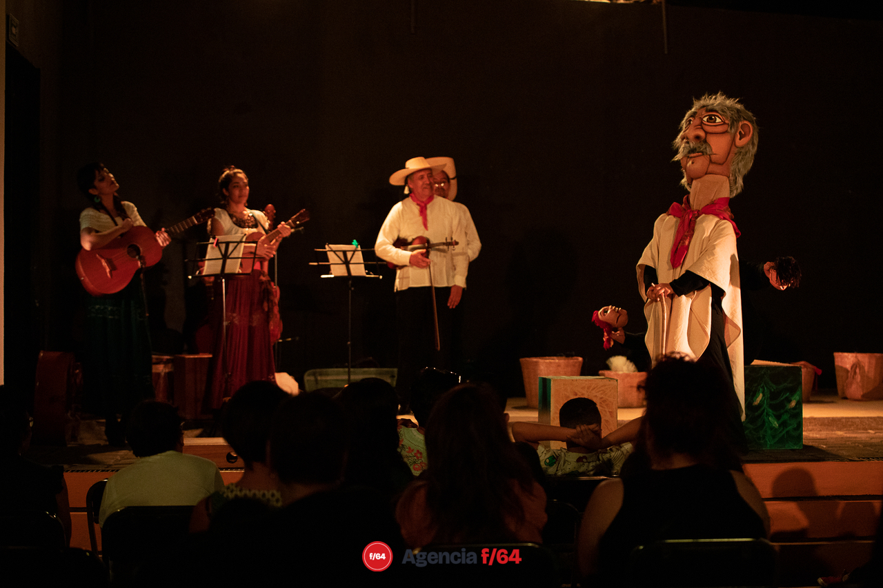 Contando y sonando del tequio al fandango.
Trotamundos Teatro y Media Luna. Michoacán.
Casa Caracol