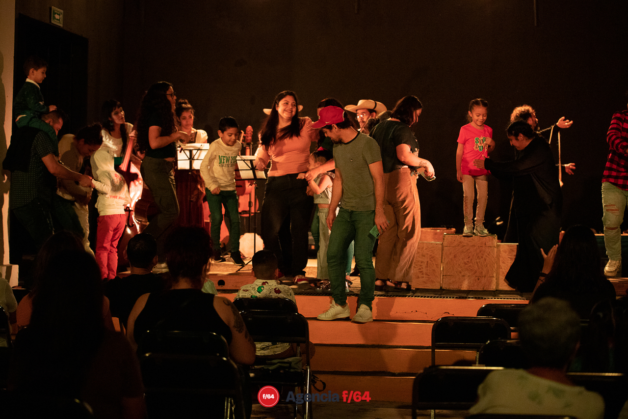 Contando y sonando del tequio al fandango.
Trotamundos Teatro y Media Luna. Michoacán.
Casa Caracol
