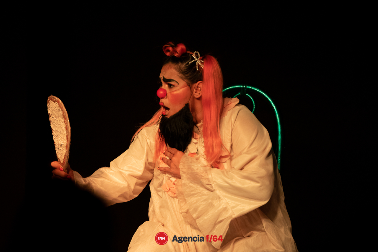 Palabras para enamorar a una mujer barbuda.
JajalisClownsteatro.
Casa Caracol.