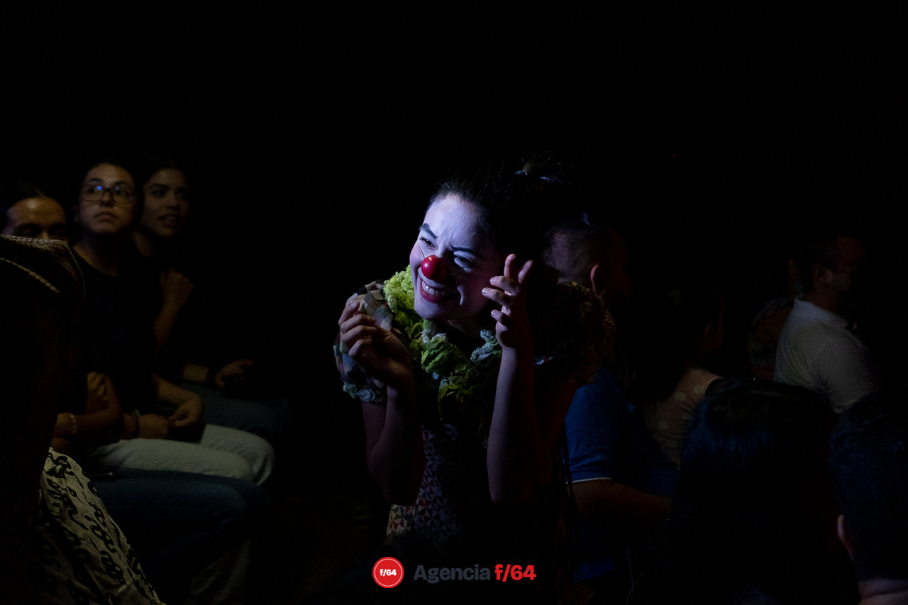 Palabras para enamorar a una mujer barbuda.
JajalisClownsteatro.
Casa Caracol.