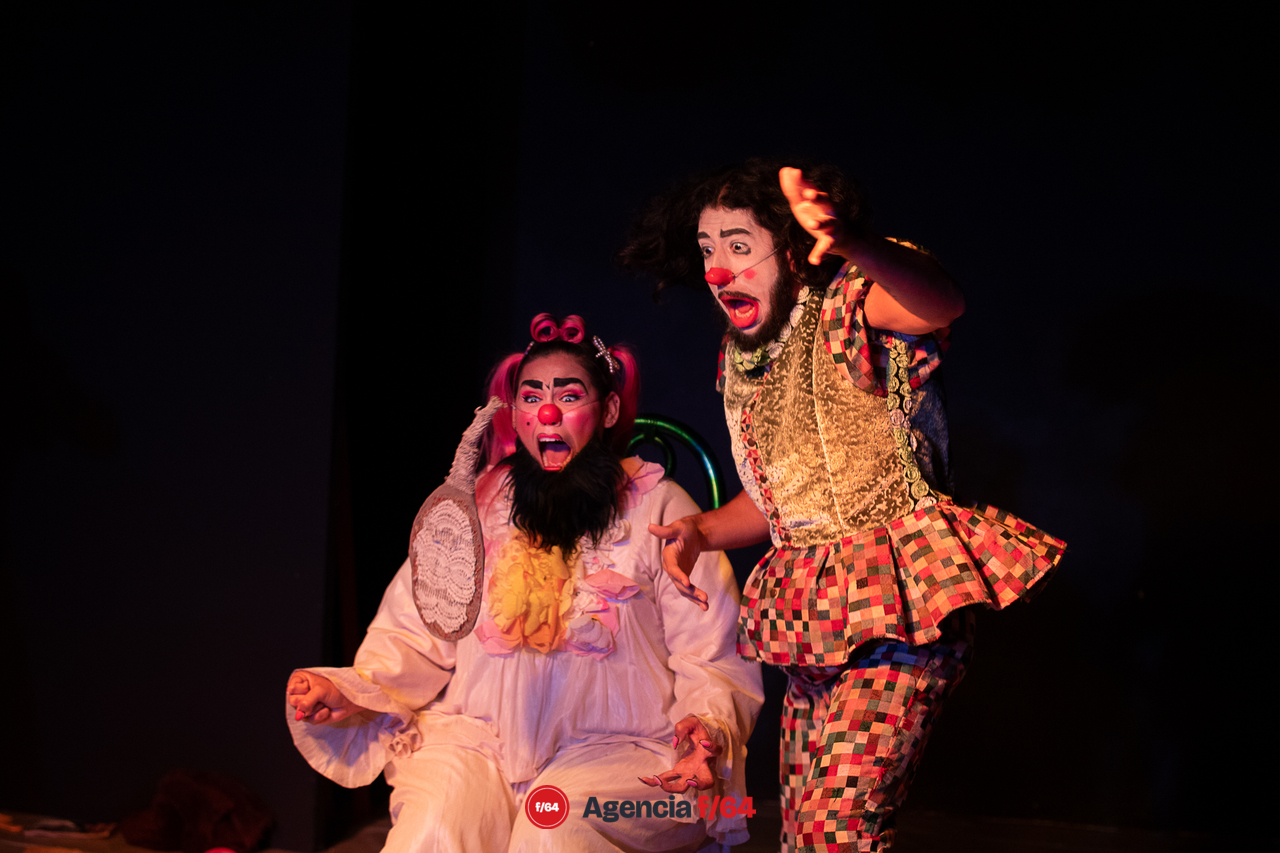 Palabras para enamorar a una mujer barbuda.
JajalisClownsteatro.
Casa Caracol.