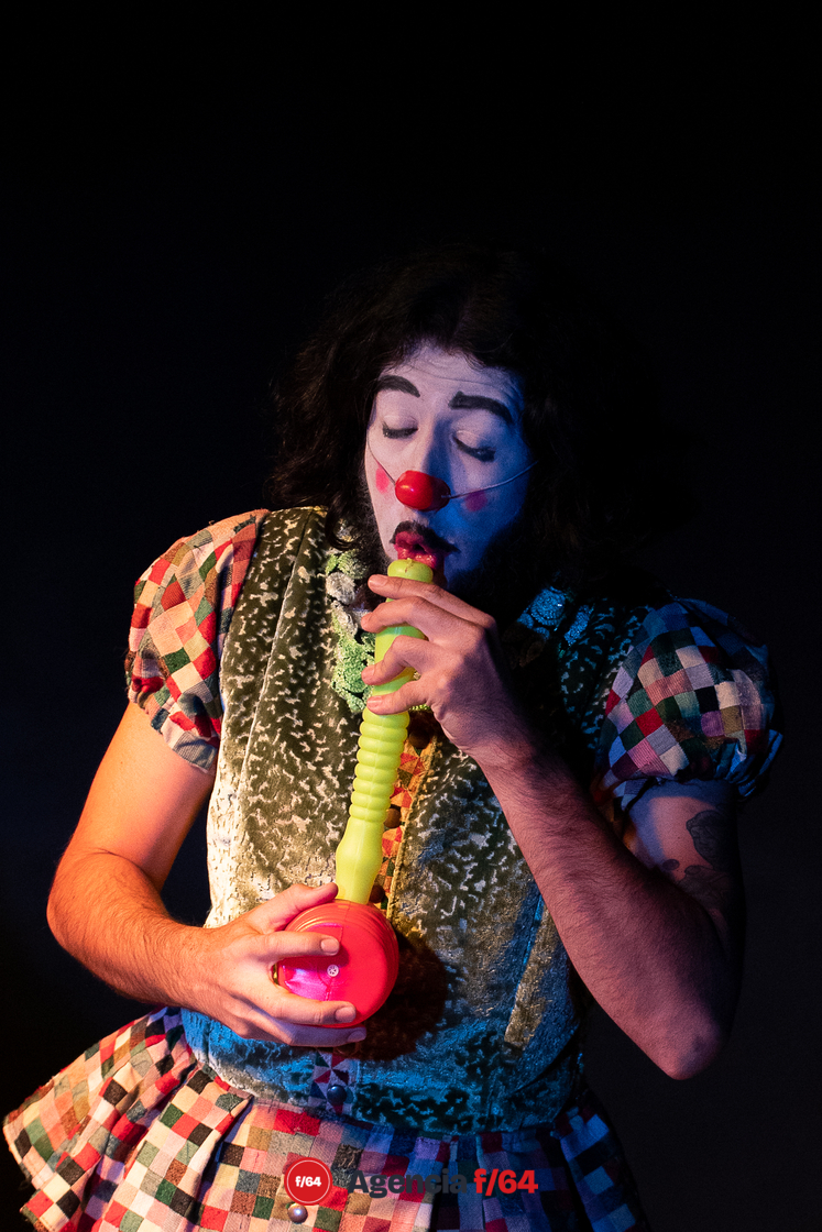 Palabras para enamorar a una mujer barbuda.
JajalisClownsteatro.
Casa Caracol.
