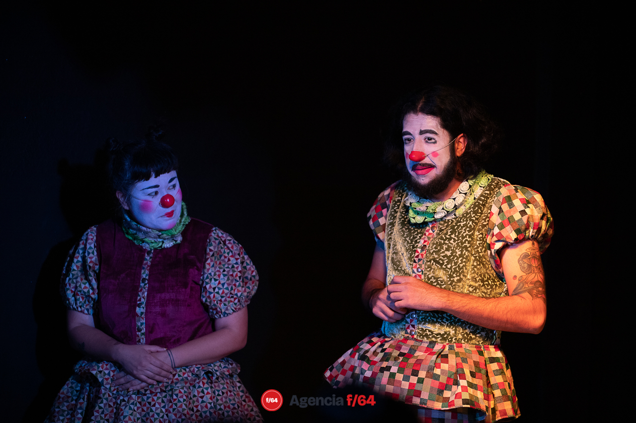Palabras para enamorar a una mujer barbuda.
JajalisClownsteatro.
Casa Caracol.