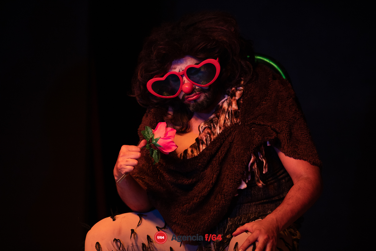 Palabras para enamorar a una mujer barbuda.
JajalisClownsteatro.
Casa Caracol.