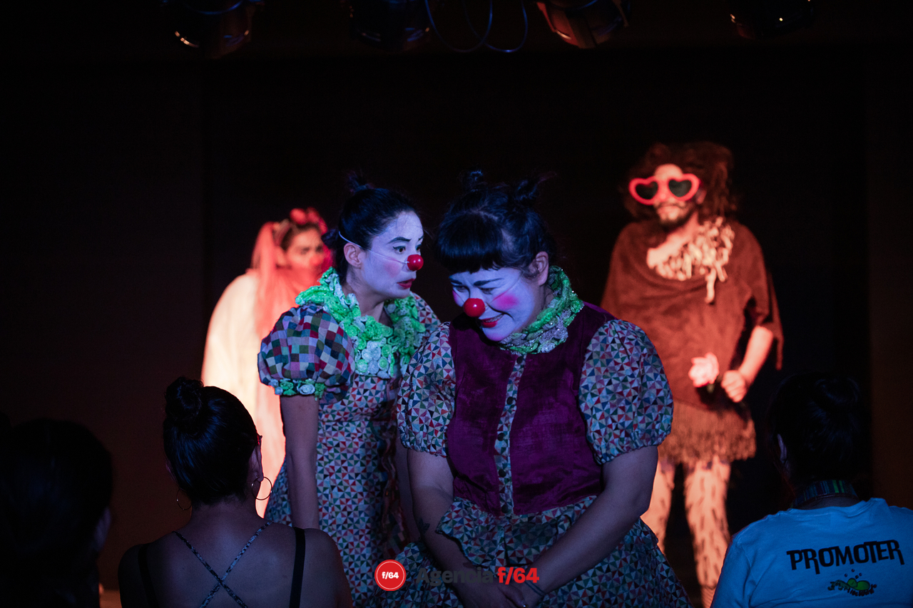 Palabras para enamorar a una mujer barbuda.
JajalisClownsteatro.
Casa Caracol.