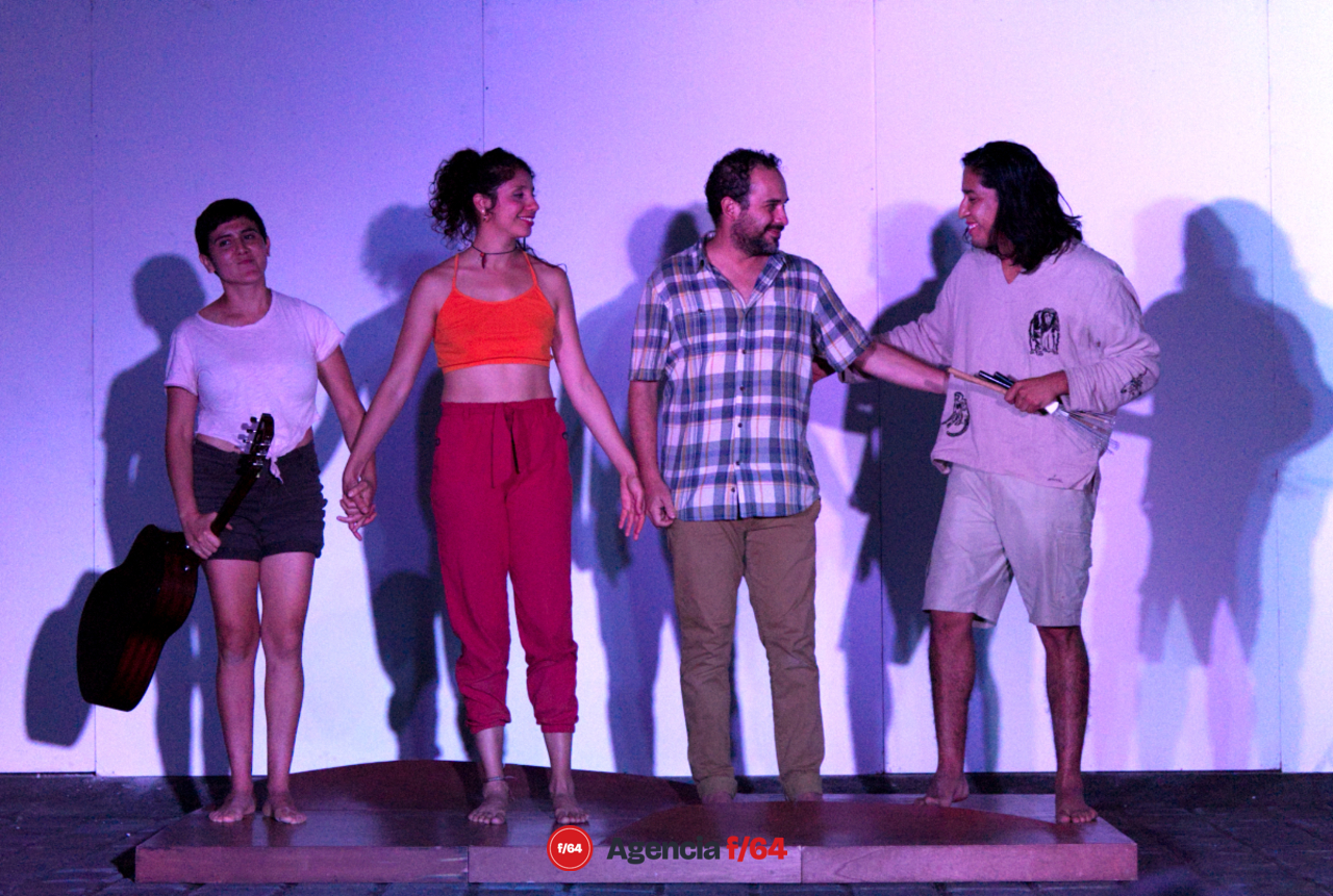 Integrantes de la puesta en escena, de izquierda a derecha; Raisa Robles, Rocío Tisnado, Rodrigo Del Mar y Javier Jarquín.