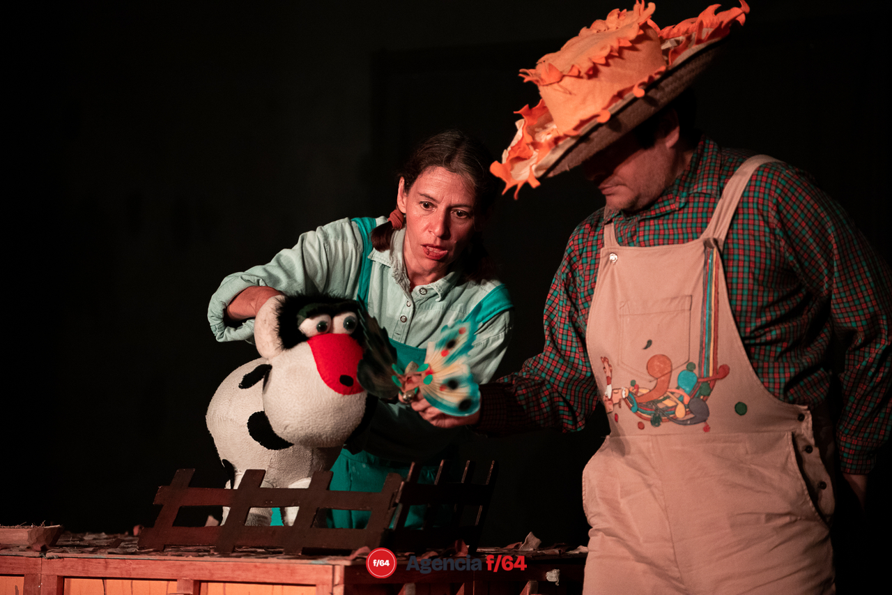La vaca que se creía mariposa.
Teatro Demediado.
Casa Caracol.