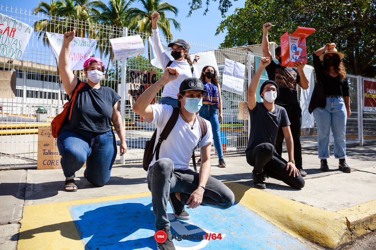 Los estudiantes piden que tomen en cuenta sus reclamos.