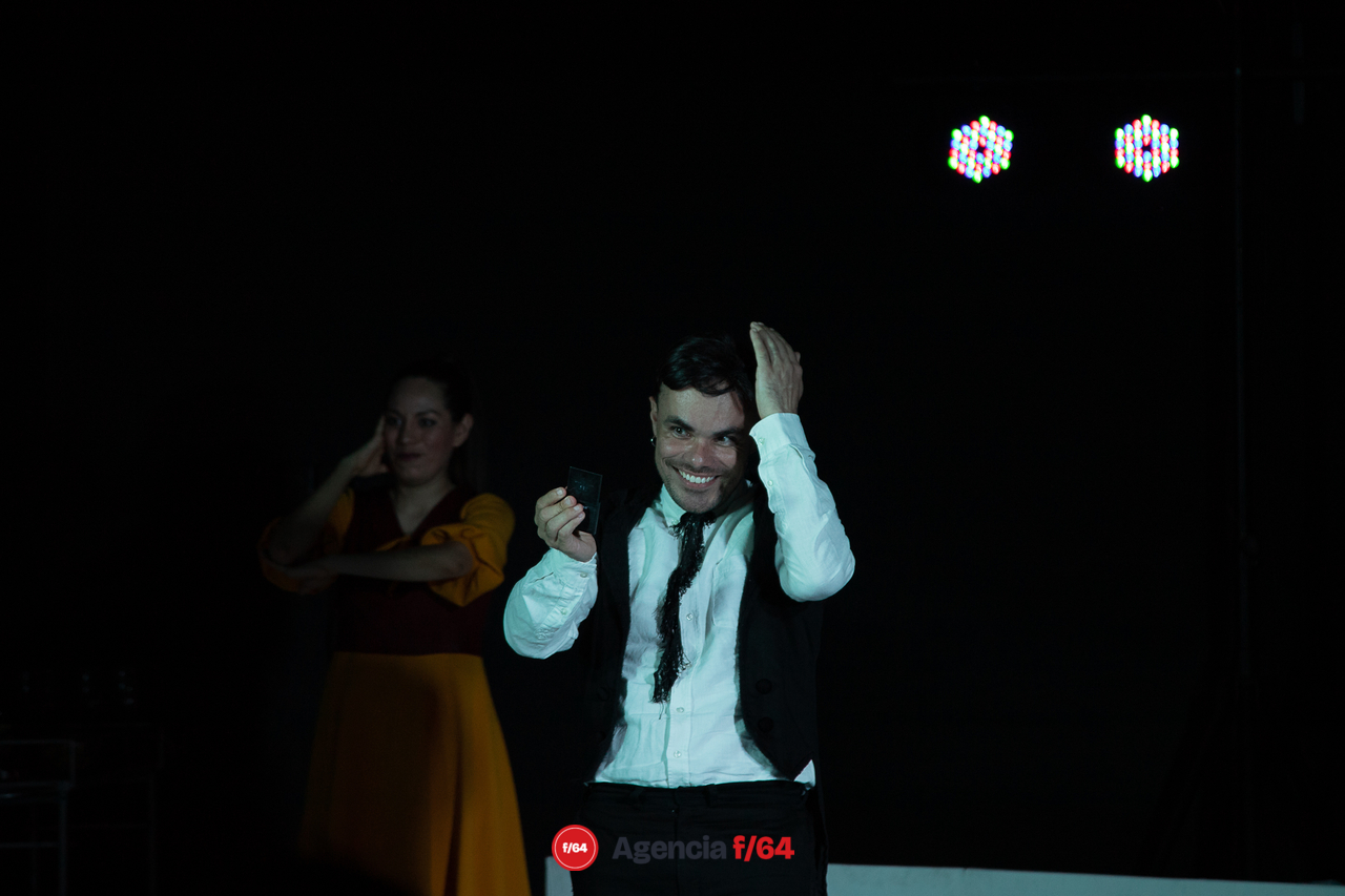 Instructivo para mirar hacia adentro.
Teatro Zona de Acción.
Cas Caracol.