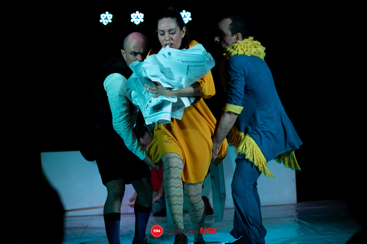 Instructivo para mirar hacia adentro.
Teatro Zona de Acción.
Cas Caracol.